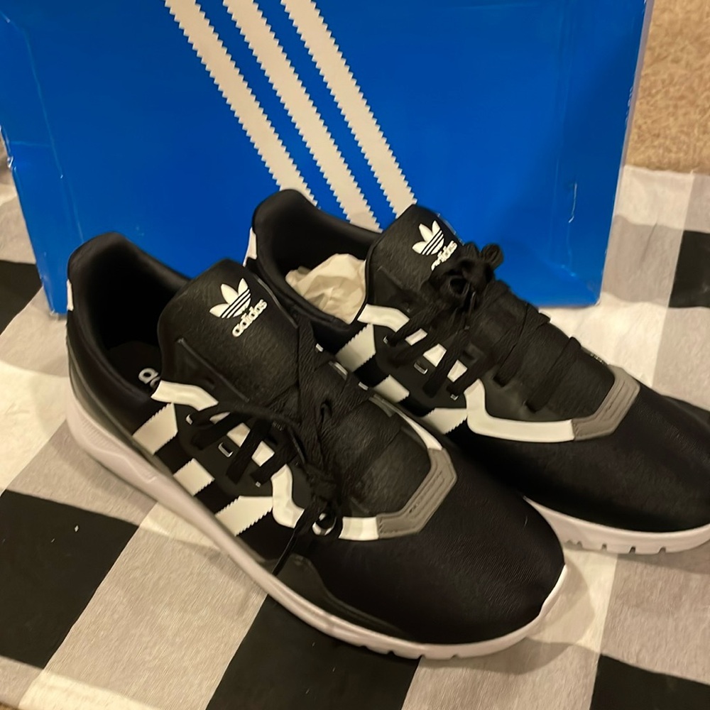 NWB adidas originals flex j, youth 7